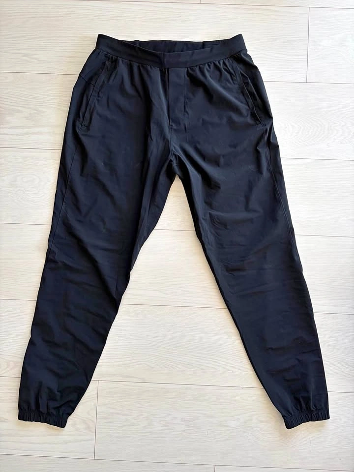 Lululemon Men's Athletic Joggers - Black - Size Medium