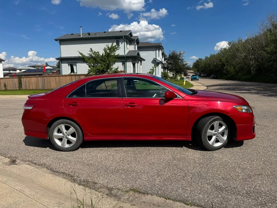 2011 Toyota Camry - photo 3