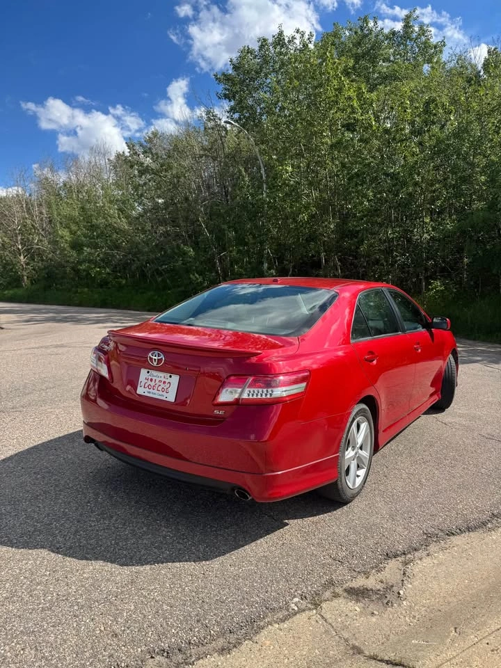 2011 Toyota Camry - photo 4