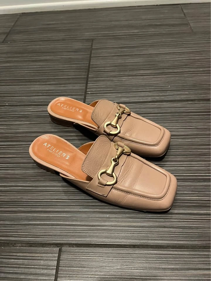 Ateliers Flat Square Tow Mule Size 9