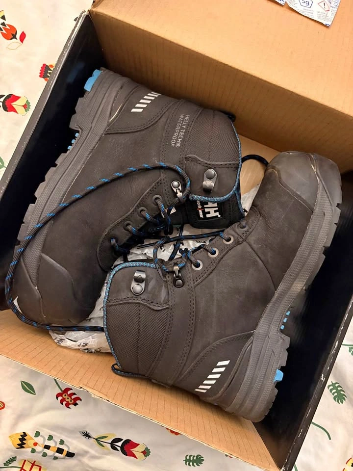 Women hiking boots