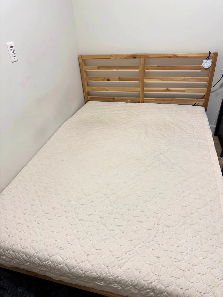 Double bed frame and mattress