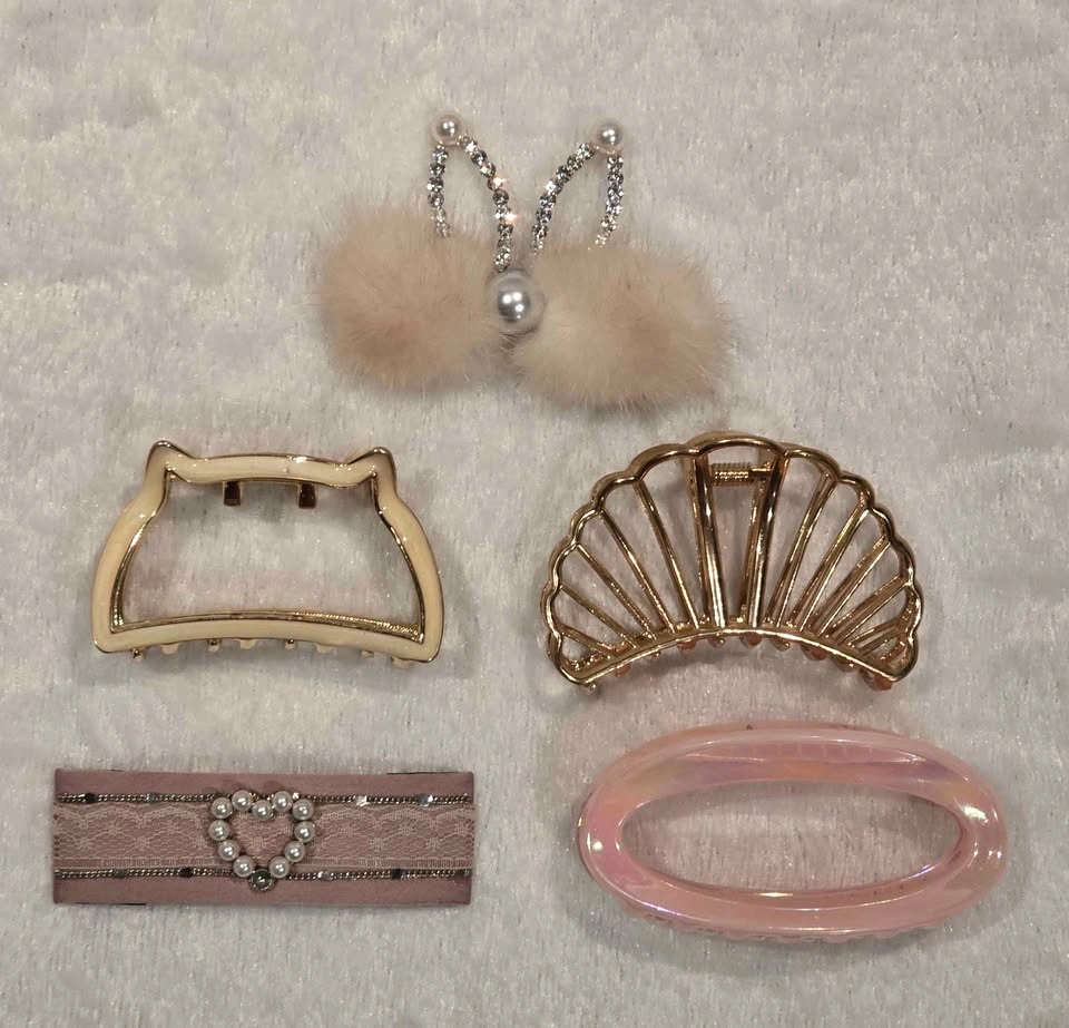 6pc Hair Accessories Bundle Wet Brush & Clips $20 Firm - photo 2