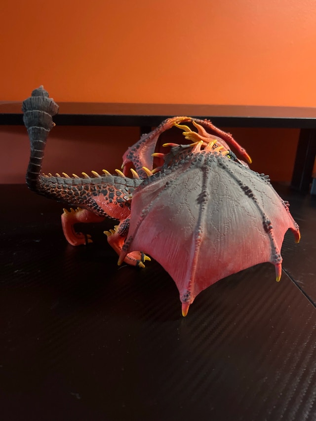 Two Dragon Action Figure Collectables - photo 3