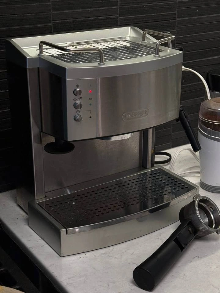 DeLonghi Espresso Machine - photo 2