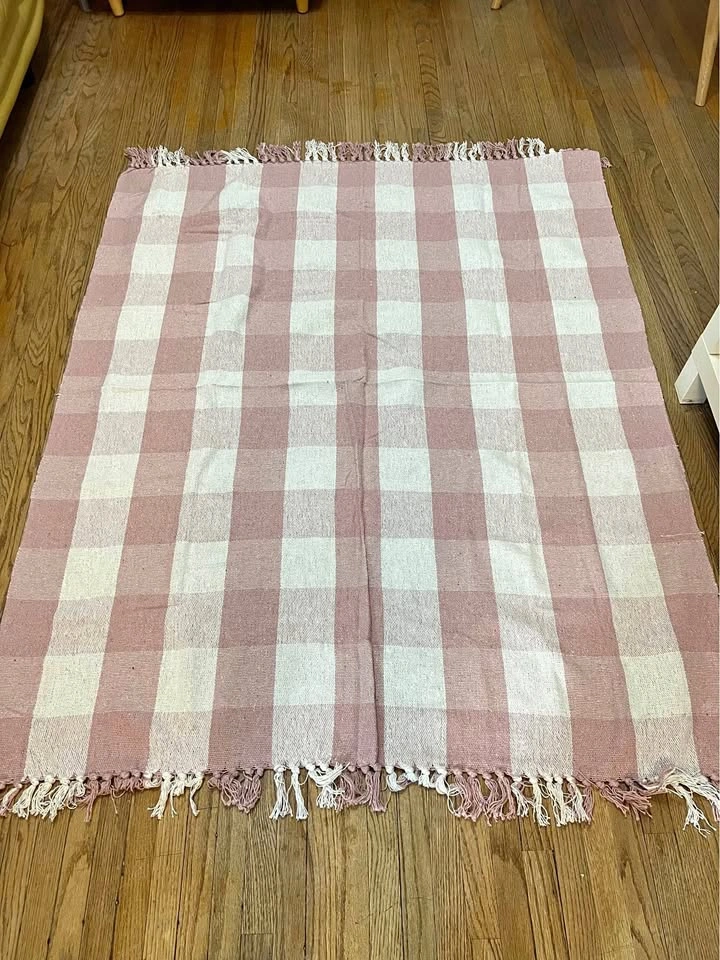 ⚽ Checkered Pink Blanket or Throws- New