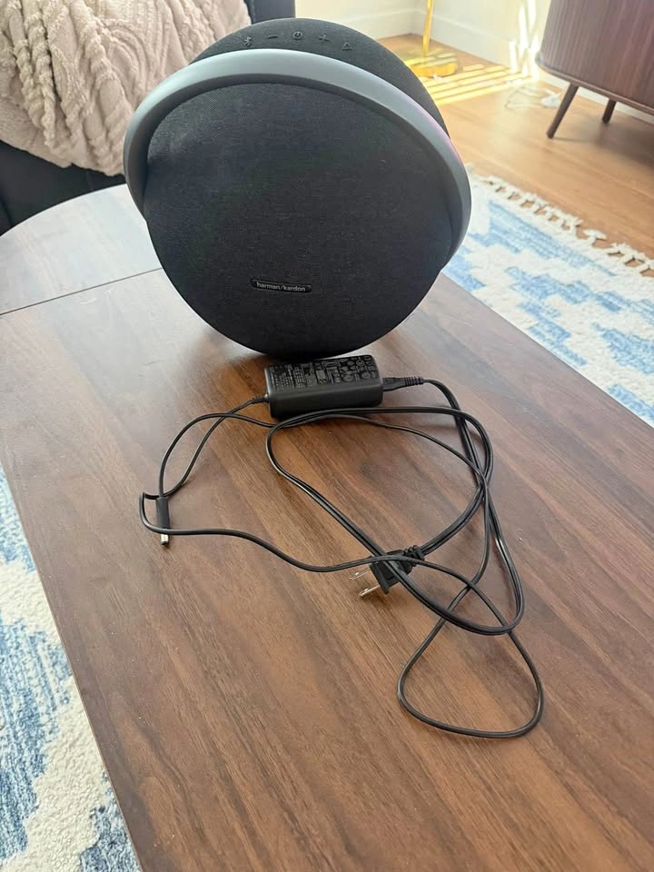 Harman Kardon Onyx Studio 7 Bluetooth Speaker