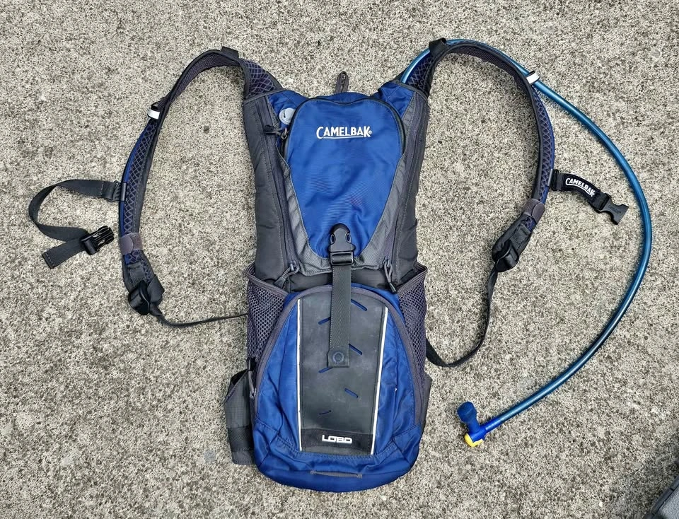 CamelBak Lobo Hydration Backpack Blue/Black $25 Firm