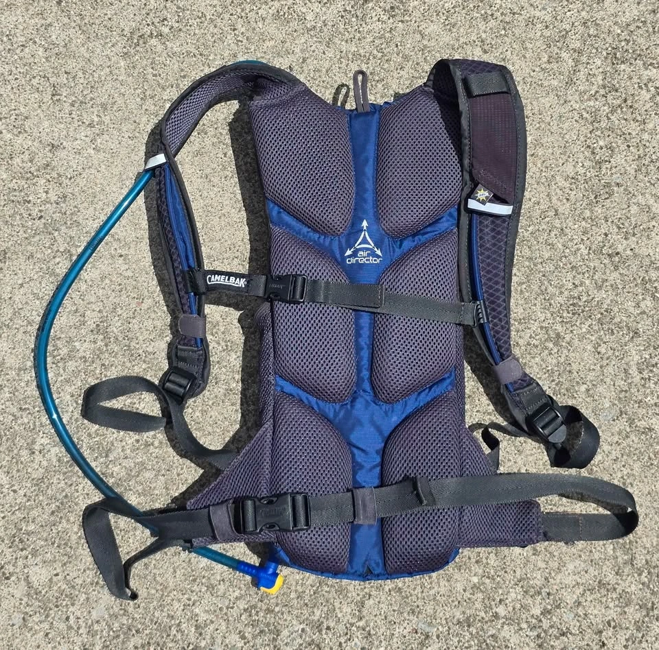 CamelBak Lobo Hydration Backpack Blue/Black $25 Firm - photo 3