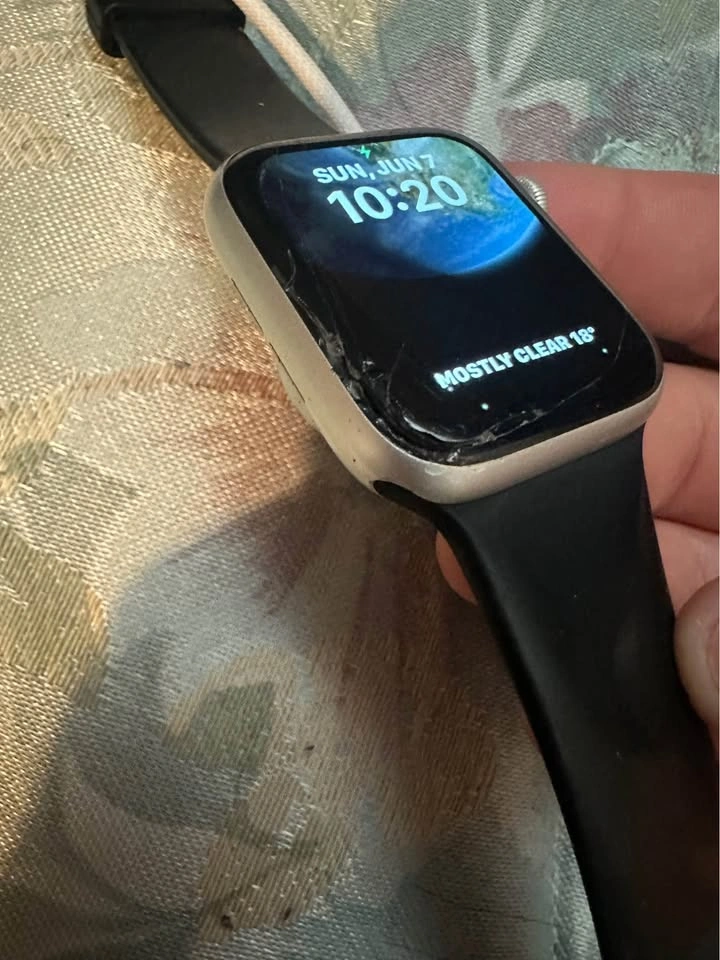 Series 4 44mm Apple Watch - photo 3