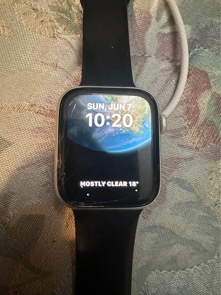 Series 4 44mm Apple Watch - photo 4