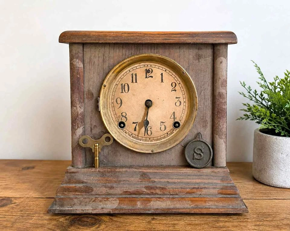 Antique Wood Sessions Mantel Clock With Key