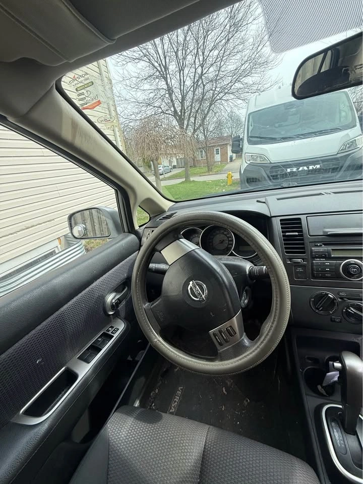 2007 Nissan Versa - photo 2