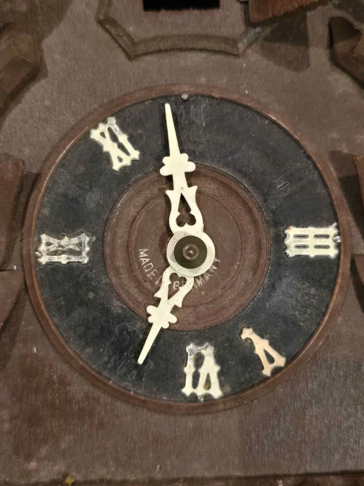 Vintage Hubert Herr German Cuckoo Clock For Repair - photo 3