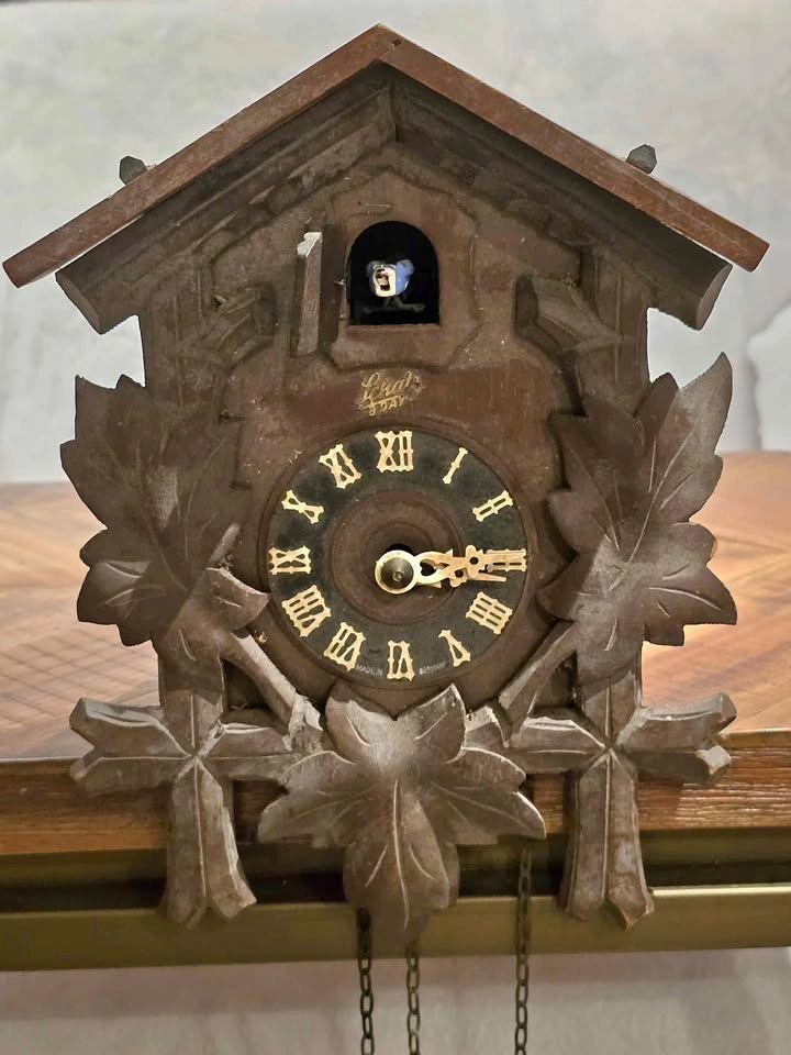 Vintage Schatz 8 Day German Cuckoo Clock For Repair