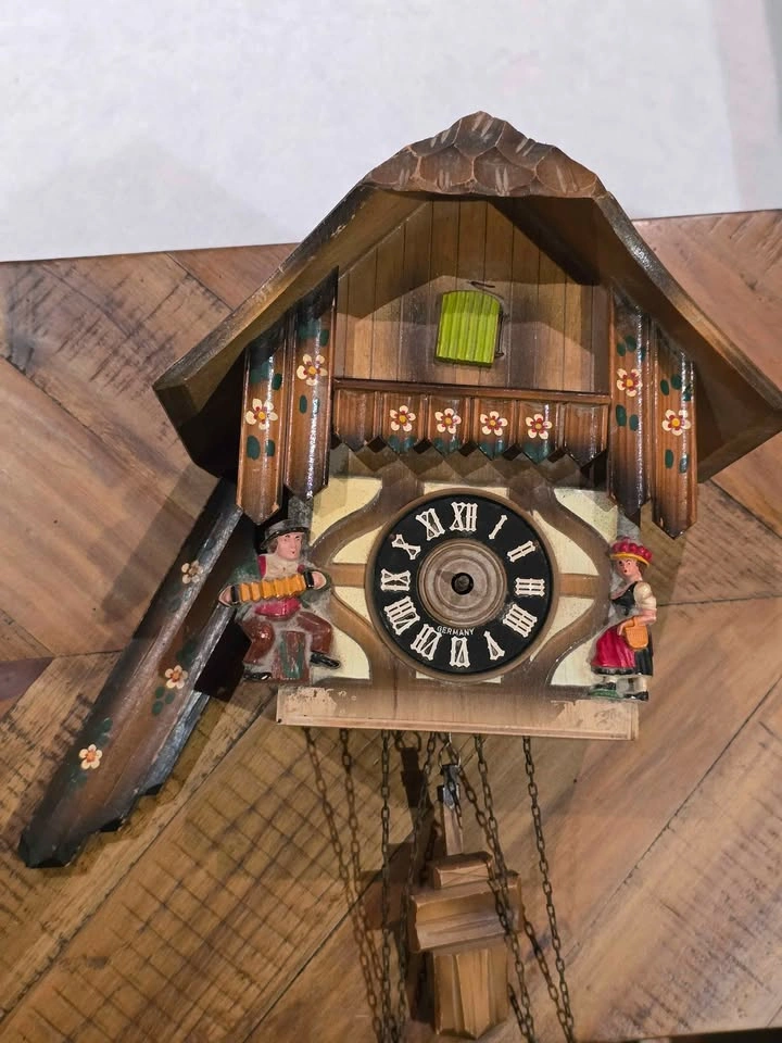 Vintage E. Schmeckenbecher German Cuckoo Clock For Repair - photo 2
