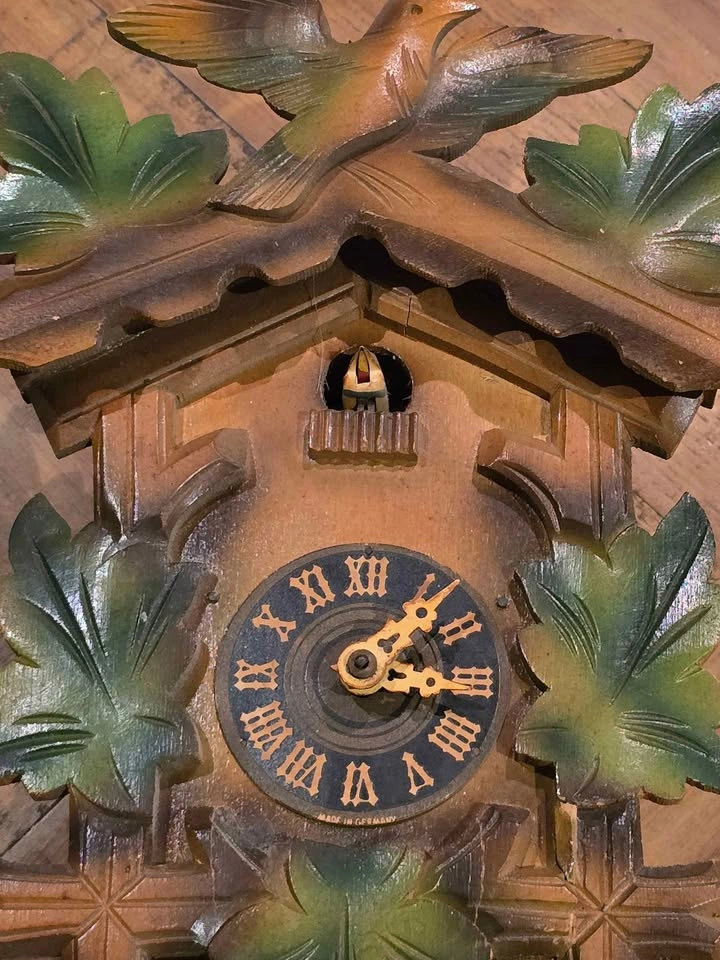 Vintage Hubert Herr German Cuckoo Clock For Repair - photo 2