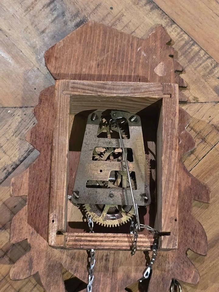 Vintage German Chalet Cuckoo Clock For Repair - photo 2