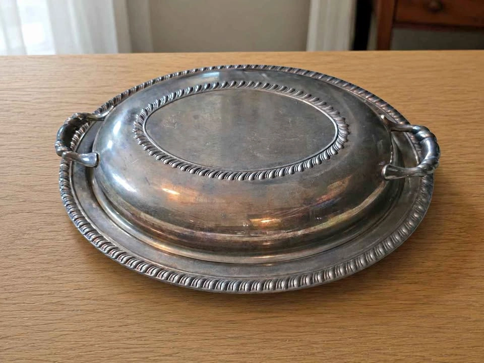 Vintage Wm A Rogers Silverplate Covered Dish