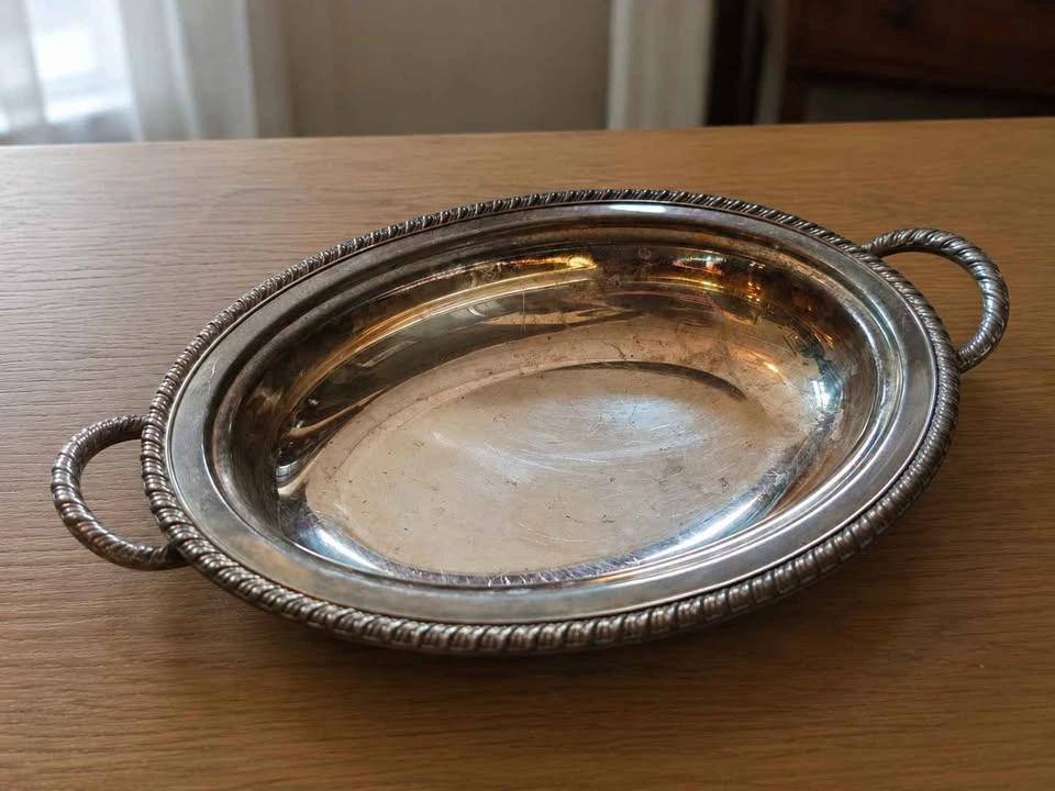 Vintage Wm A Rogers Silverplate Covered Dish - photo 4