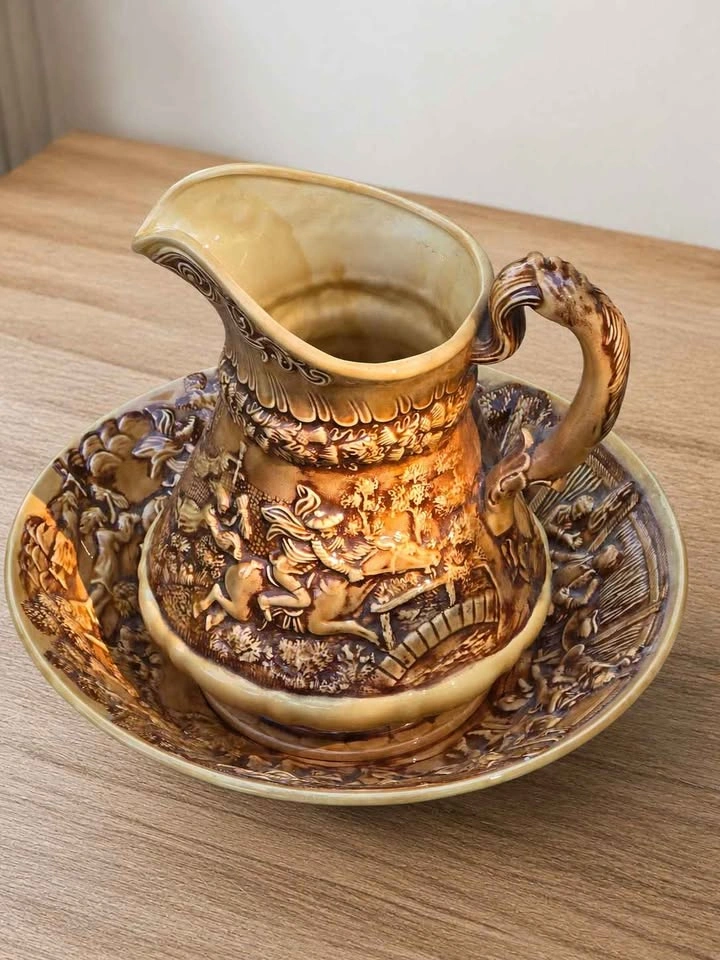 Vintage Hand Carved Ceramic Pitcher & Wash Basin Set - photo 4