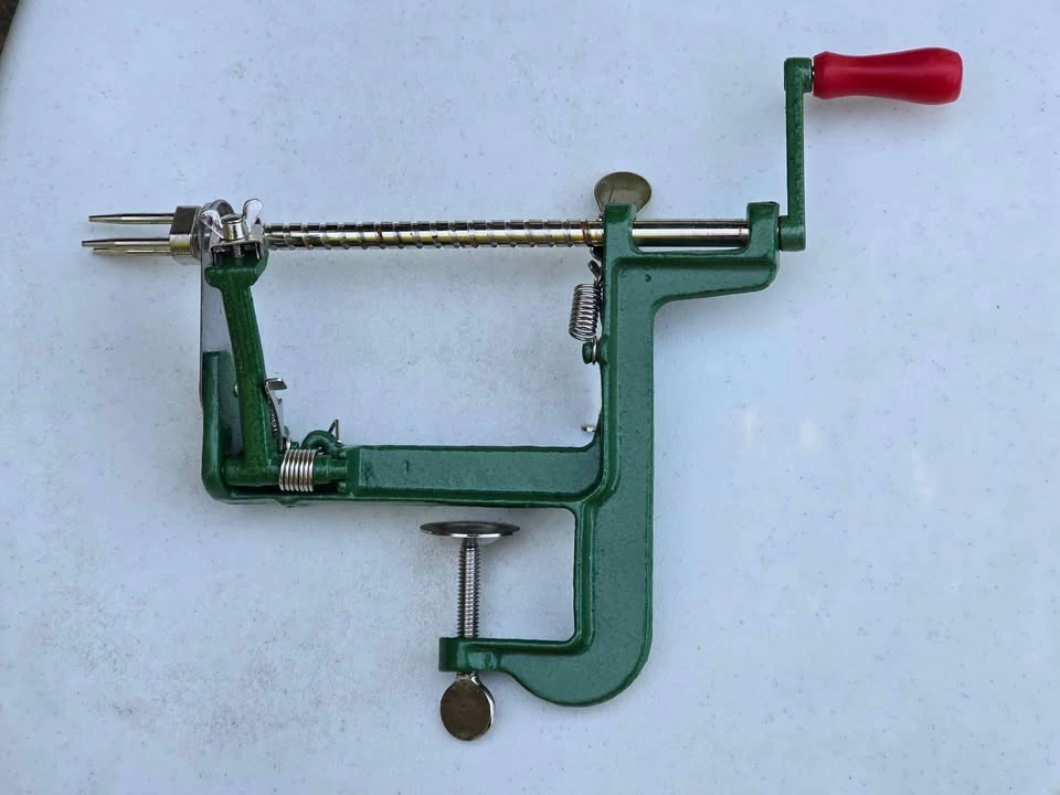 Green Metal Apple Peeler Corer Slicer - photo 3