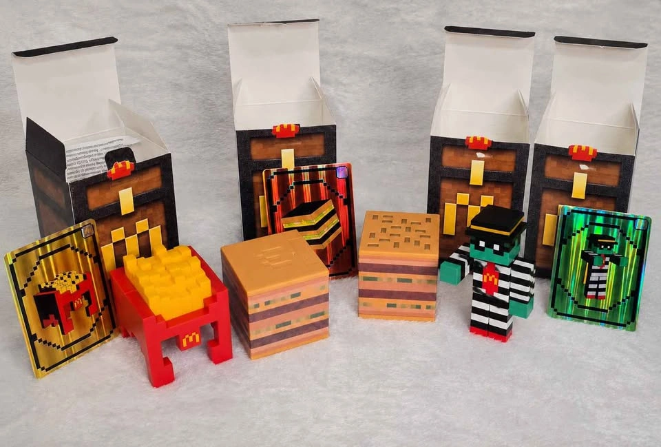 McDonald’s Minecraft Toy & Card Lot $20 - photo 2