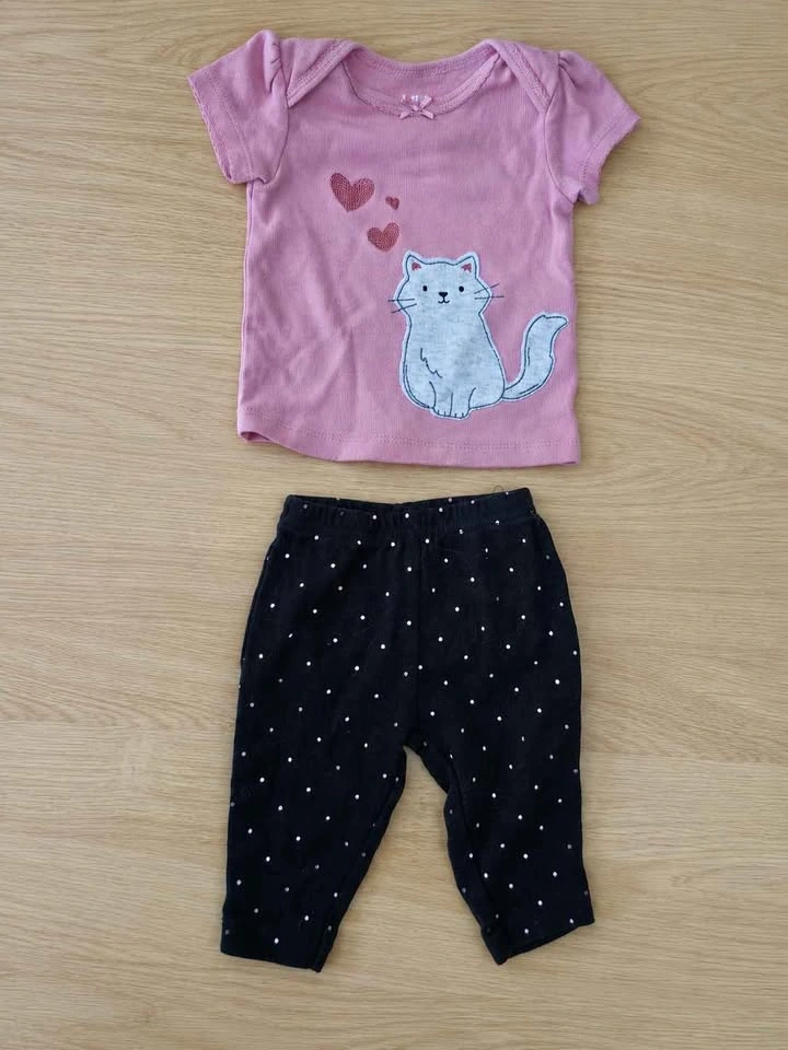 Carter’s Baby Girl NB 0-3M Clothes Bundle 4 Pc - photo 4