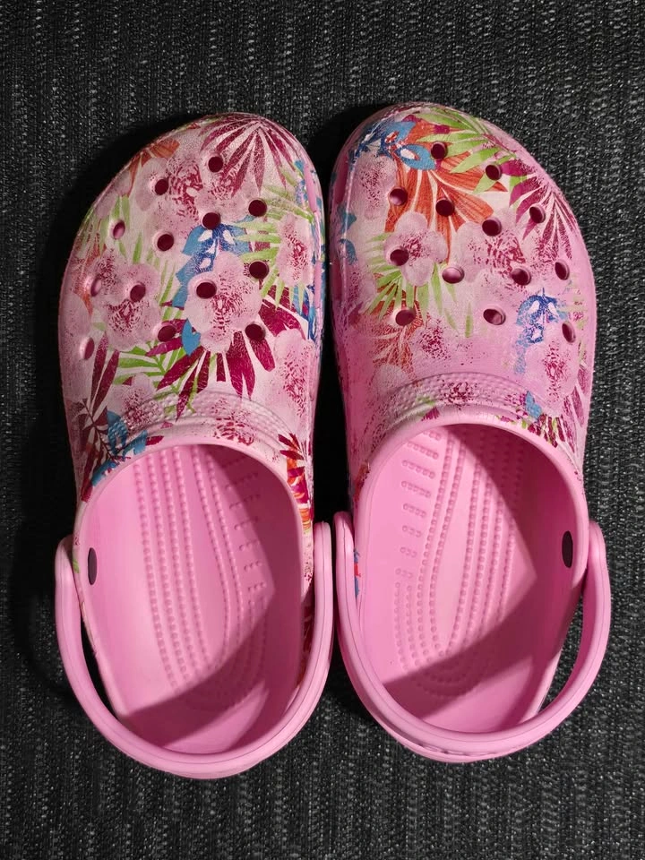 Women’s Crocs Pink Floral Clogs Size 10 - photo 2