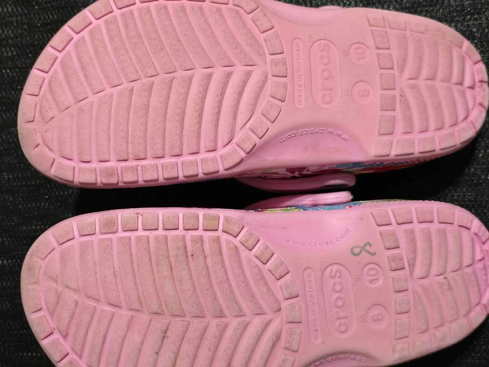 Women’s Crocs Pink Floral Clogs Size 10 - photo 4