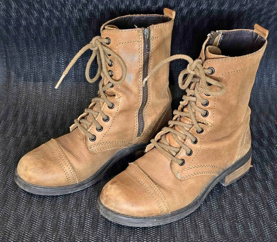 Steve Madden Tan Leather Lace-Up Ankle Boots Size 7