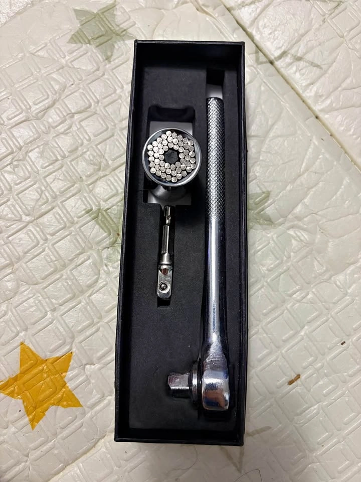 Universal Socket Wrench Set and GearWrench Deep Impact Socket