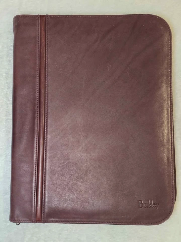 Berkley Brown Leather Zippered Portfolio - photo 2