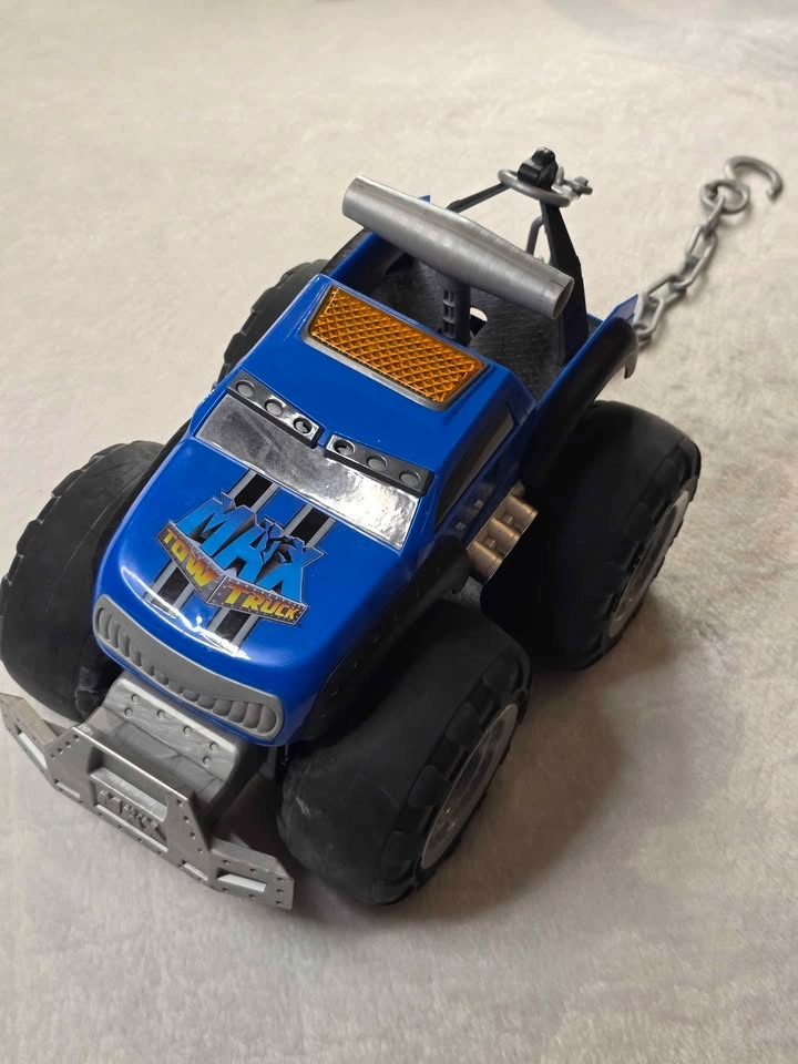 JAKKS Pacific Max Tow Truck Blue Motorized Toy - photo 2