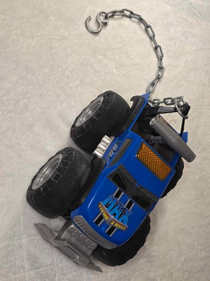 JAKKS Pacific Max Tow Truck Blue Motorized Toy - photo 4