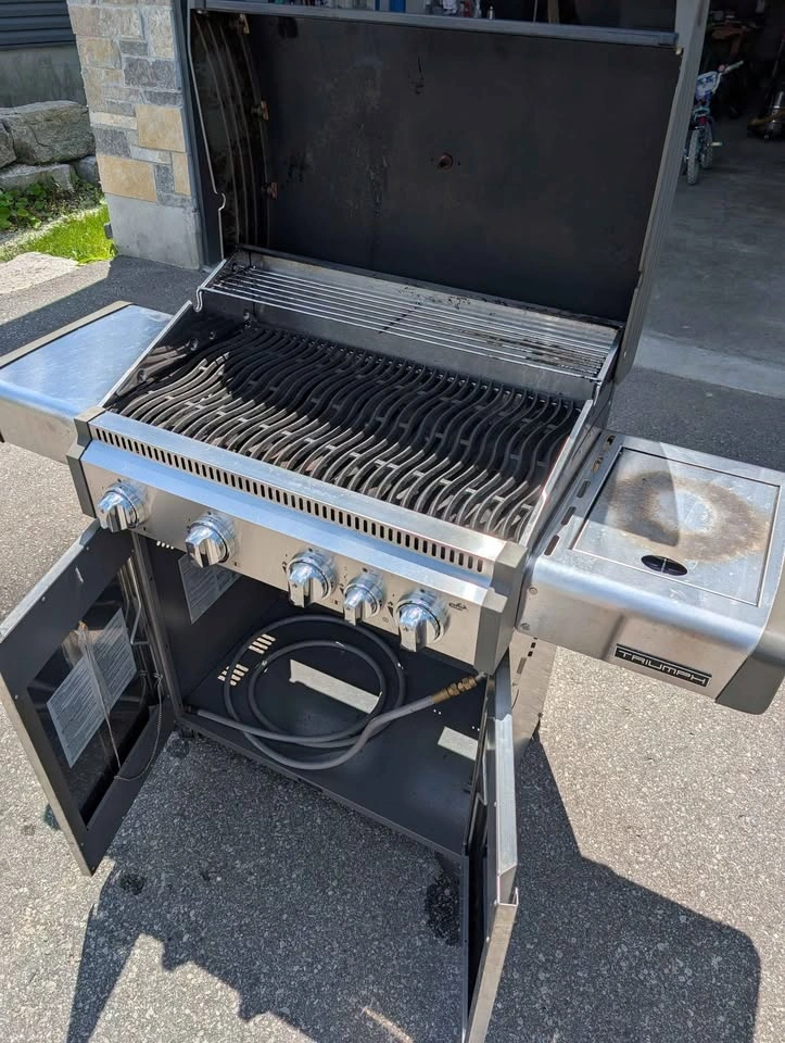 Napoleon Triumph 4-Burner Natural Gas BBQ with Side Burner - photo 2