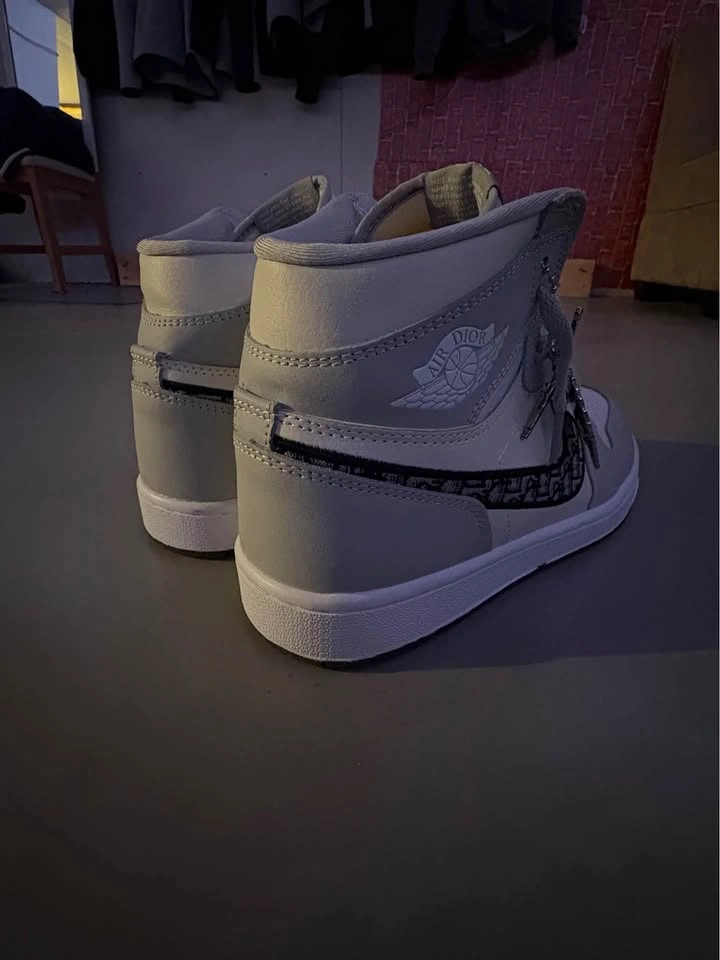Jordan 1s - photo 4