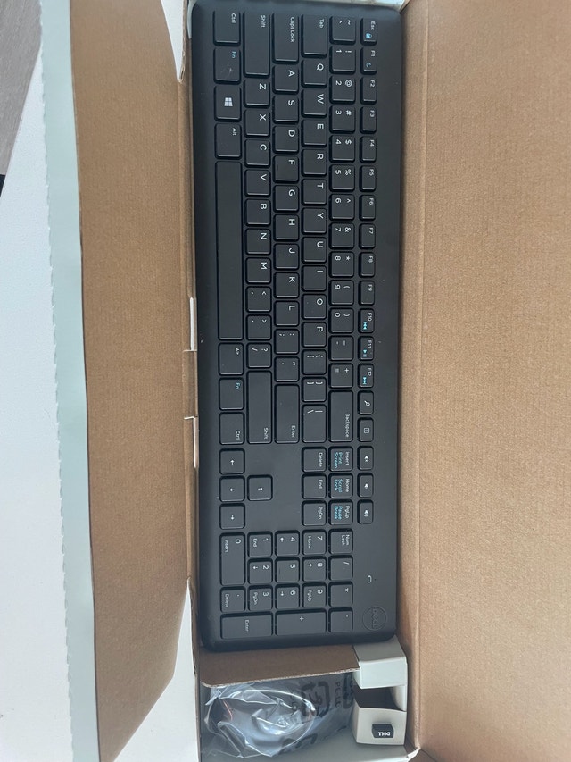 Dell KM117 Wireless Keyboard and Mouse