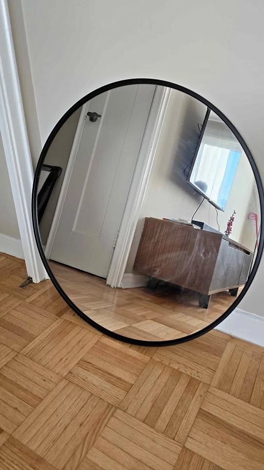 Round Mirror