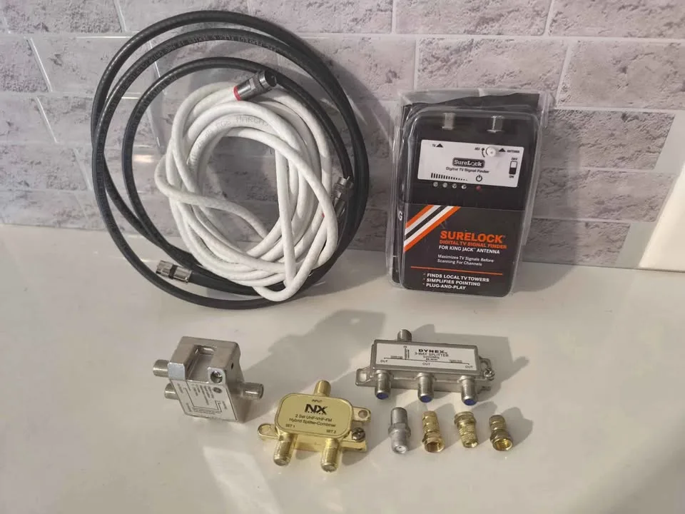 SureLock Digital TV Signal Finder w/ Extras image indicator(5)