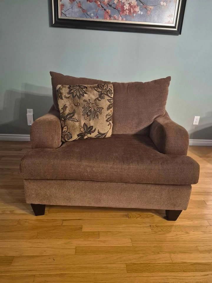 Canadian made Birchwood Furniture 3 Piece Sectional Model # 4910 - photo 2