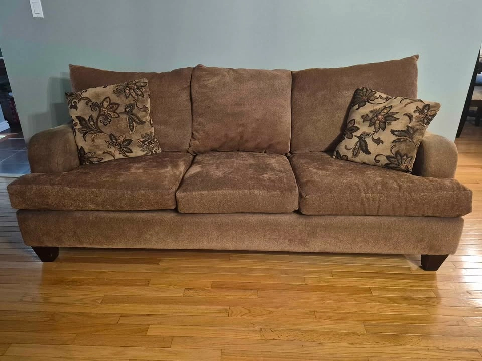 Canadian made Birchwood Furniture 3 Piece Sectional Model # 4910 - photo 3