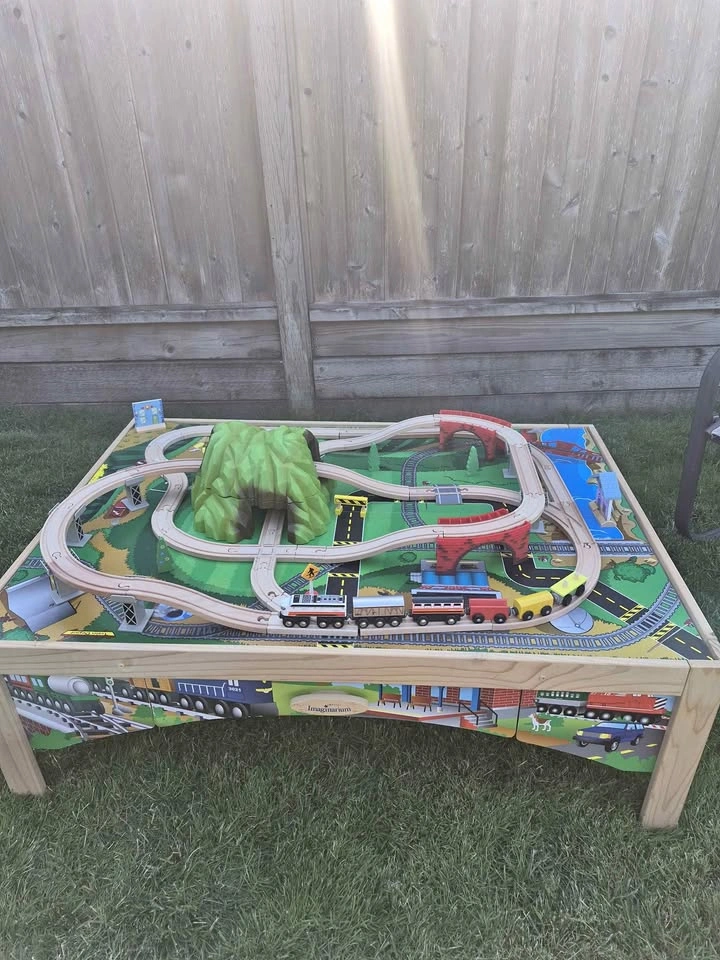 Imaginarium Mountain Pass Railroad Train Table