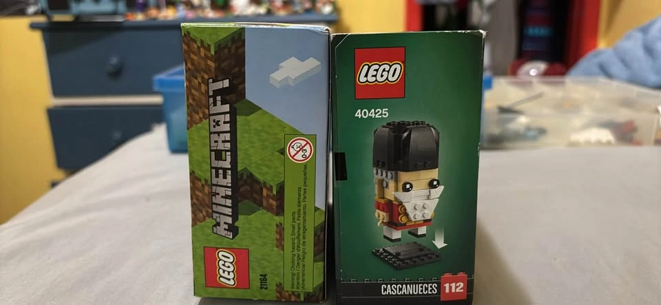 (Sealed) Discontinued Minecraft and Brickheadz set - photo 5