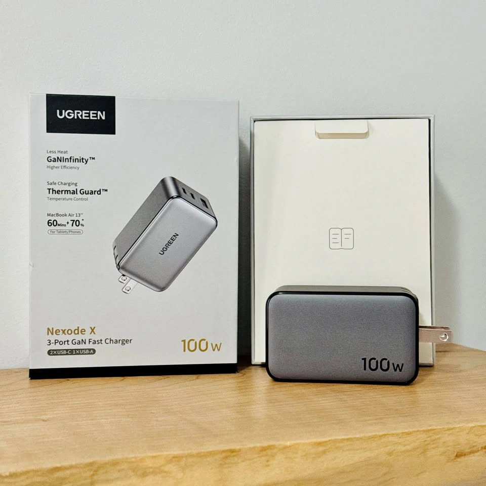 UGREEN 100w GaN Charger 2x USB-C 1x USB-A - Brand New ⚽️