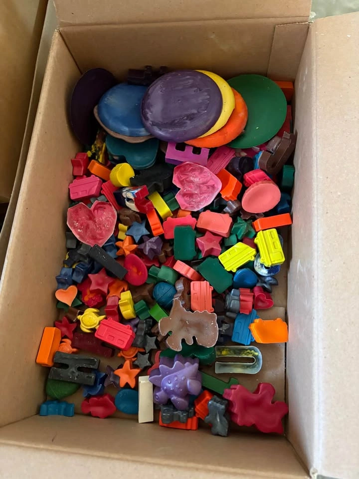 Huge Crayola Crayon Lot - photo 5