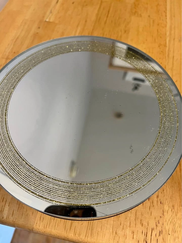⚽ Round Mirror with gold trims- 6pcs.