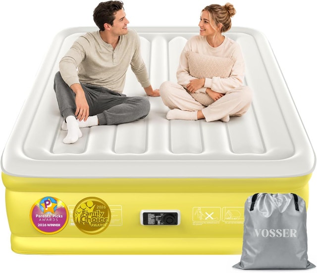 NEW Full Size Raised Air Mattress with Built-in Pump - 18" - photo 3