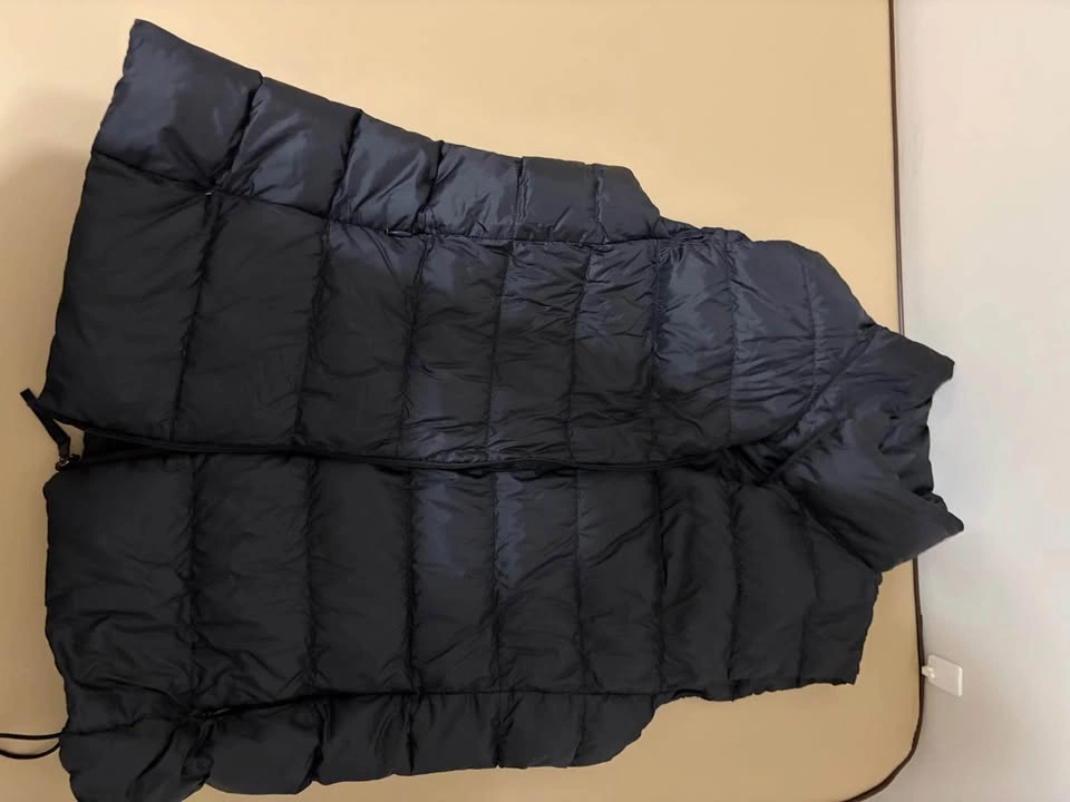 Uniqlo women’s ultra light down vest jacket