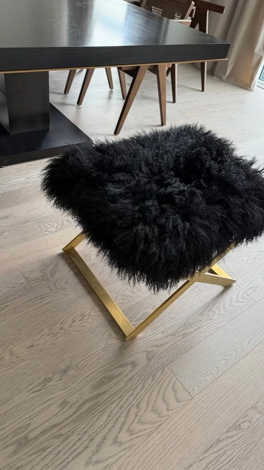 ELTE MKT Ottoman Sheepskin & XL Mirror - photo 5